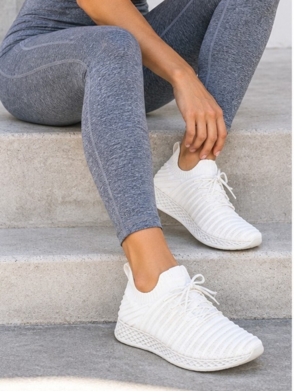 Urban Sport by J/Slides knit lace-up sneakers White Sz 8.5 Athleisure Walking